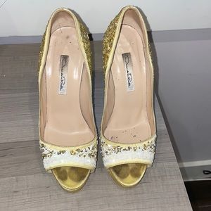 Oscar de la Renta yellow pumps